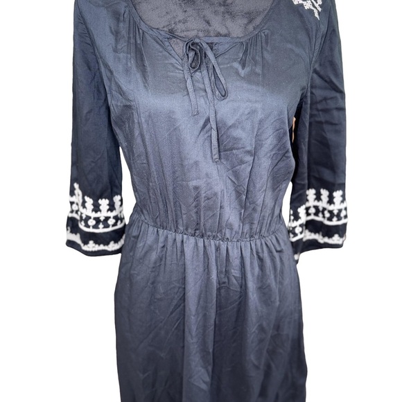 Old Navy Gray and Blue Sundress with Cuffed Sleeves and Scoop Neck - Picture 3 of 6